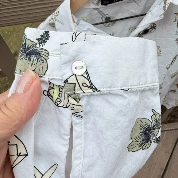EUC Zara White Poplin Button Down Shirt Shirt with Latin-Themed Print - Picture 9 of 9